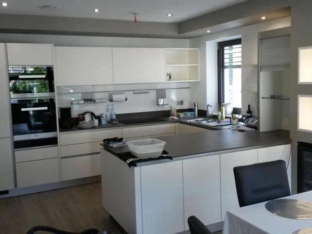 Hochwertige Einbauküchen nach Maß - Möbelhaus Wallnöfer